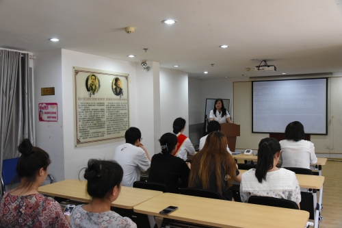 吉林分公司攜手吉林省腫瘤醫(yī)院前往長春市南關(guān)區(qū)新里社區(qū)開展義診活動(dòng)。醫(yī)護(hù)人員們認(rèn)真解答市民們關(guān)于常見疾病的預(yù)防、治療及康復(fù)等方面的疑問，積極普及健康生活方式和醫(yī)療保健知識(shí)。工作人員向居民們宣傳反保險(xiǎn)欺詐、防范非法集資等相關(guān)金融知識(shí)。